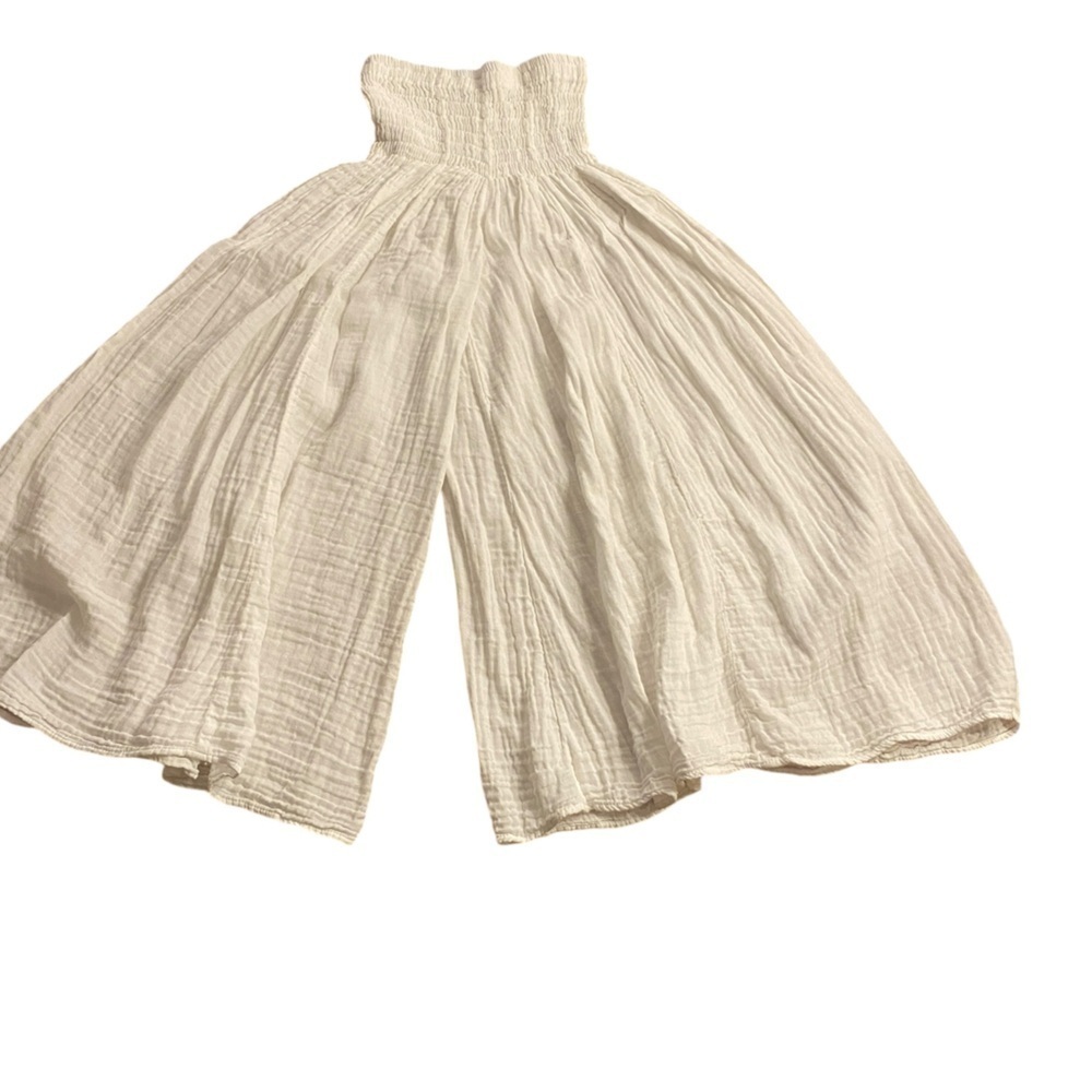 White Smocked Tube Top Gauze Wide Leg Flowy Knee Length Pants Romper Size S/M